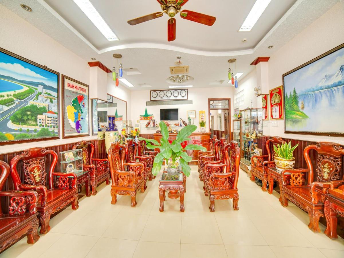 Oyo 563 Phu Thinh Hotel Nha Trang Exterior foto